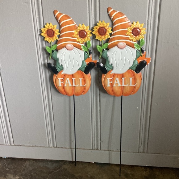BNWT- Set of 2- FALL Pumpkin Sunflower Gnome- Metal Yard or Lawn Stakes - Picture 17 of 17